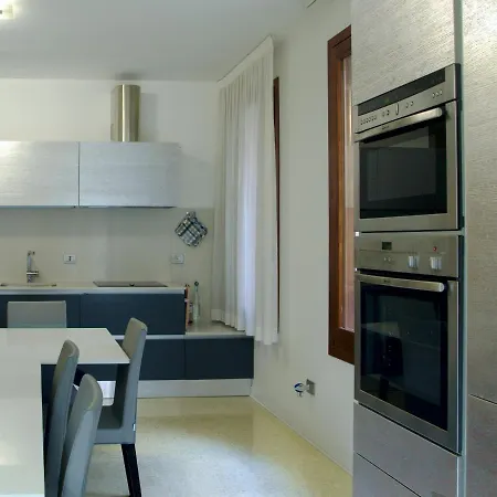 - Aliki's House, Dorsoduro Apartment